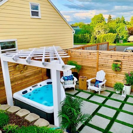 Private New Garden Apartment W Hot Tub 카마스 외부 사진
