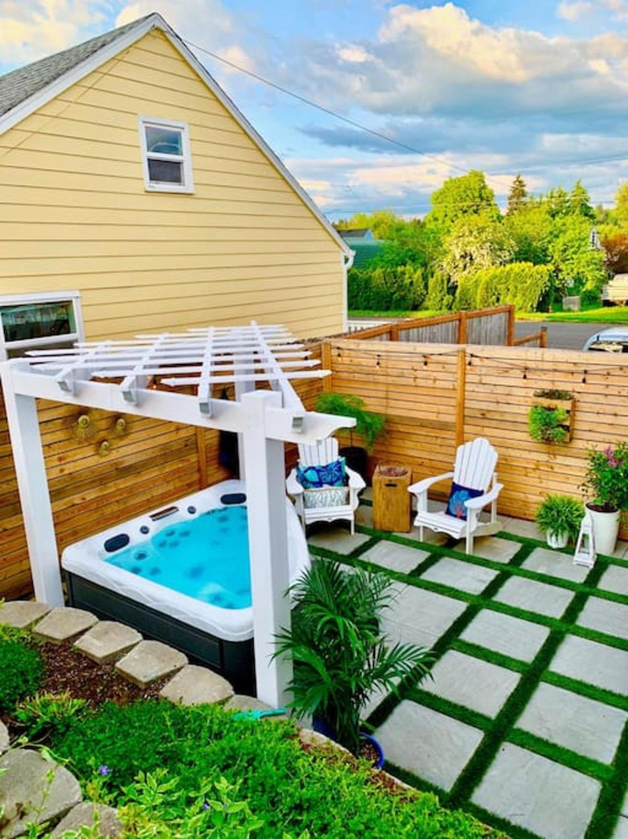 Private New Garden Apartment W Hot Tub 카마스 외부 사진